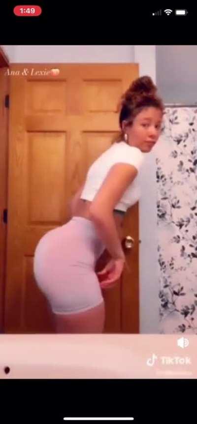 Lexie twerking (rare)