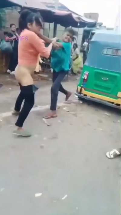 Aakhir ladki ne pant kyu nikala????