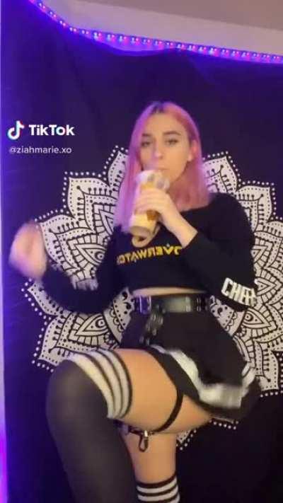 E-Girl Sexy Thick Thighs *Read Description*