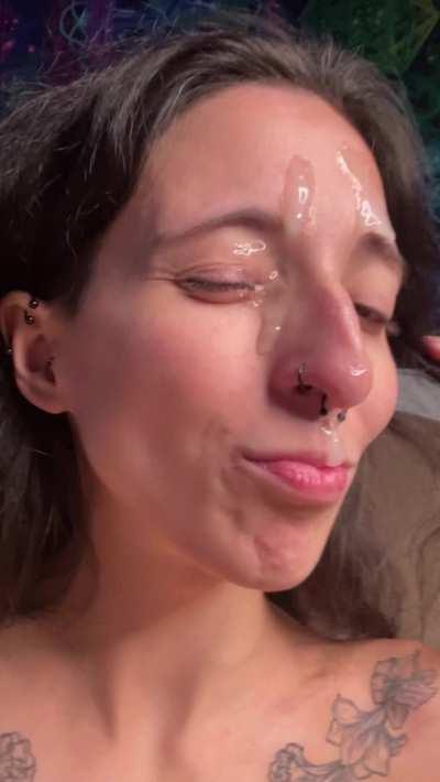 I love when daddy paints my face