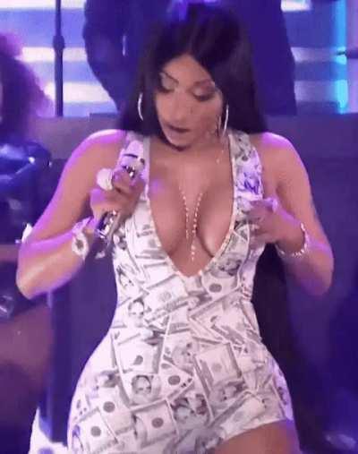 Ugh those fucking tits get me so fucking hard 😩🥺