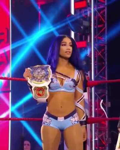 Sexy tight Sasha 😍