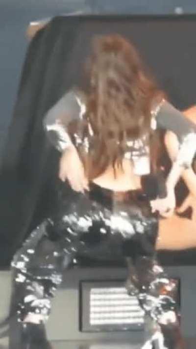 Hailee Steinfeld is so fine