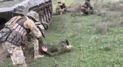 ua pov. Longer and a direct version of the video of a Russian BMP-2 surrendering to Ukrainian soldiers with 3 crew