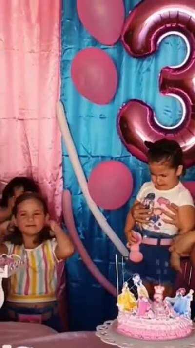 A festinha de aniversário que acabou em briga