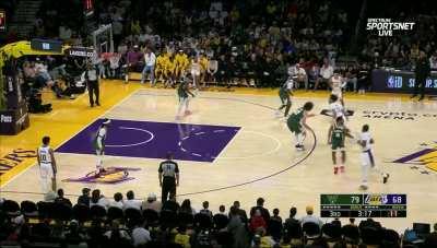 [Highlight] Jaxson Hayes flies high for the poster over RoLo!