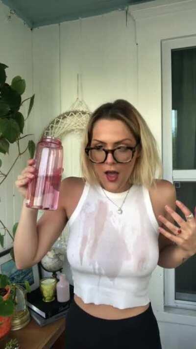 For the new year I’m going to find even more ways to show you my body in 2021 😘