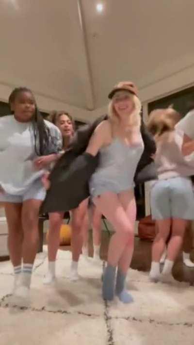 Billie Eilish in her new tiktok video