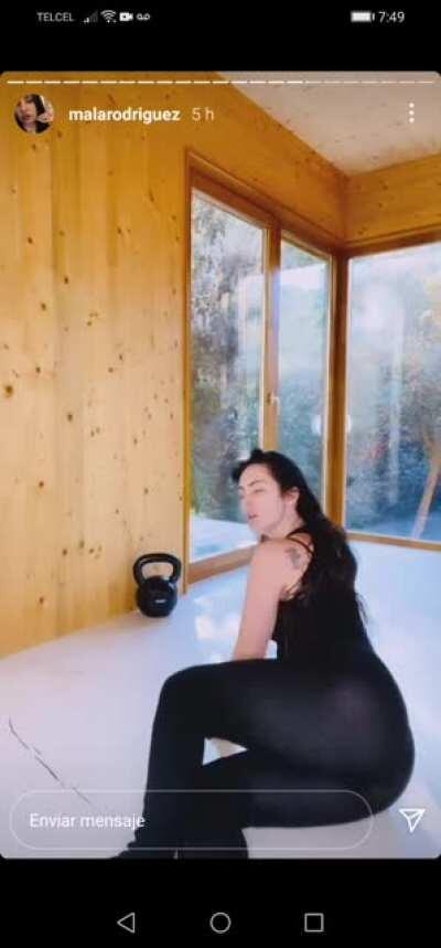 Veanle la vagina cuandobse abre de patas 🤤🤤🤤