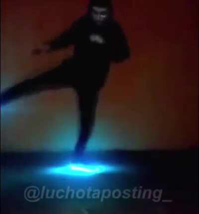 el que no hace palma se sienta en la poronga