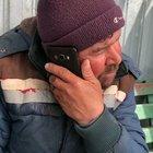 2 moderatori discutand despre sensul vietii