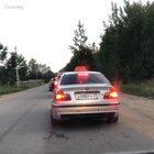 Taxi driver teaches a lesson about littering