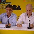 nunca te pica tanto la cara como cuando te dicen NO PODES TOCARTE LA CARA