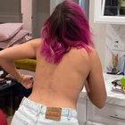 Sideboob jiggling 👀