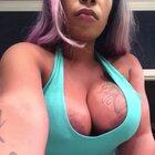 Bunz4ever shakes her fat ass 🍑💦