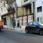 El paseador de perros, que los pasa a buscar en colectivo.