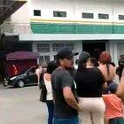 O Auxilio de 600 reais do governo está tendo efeito contrário, pois as pessoas estão e se aglomerando em filas de bancos, lotéricas e receita federal. Deveriam bolar uma ideia de dias alternados e uso de caixa 24h. Filmando em Manaus-AM, não sou eu q