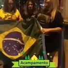 Queimando camisa do Moro