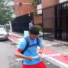 Mãe: Muleke, por que você fica no quarto assistindo essas coisas? Eu: