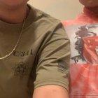 She shaved her head to show support to her sister who thinks that she’s ugly