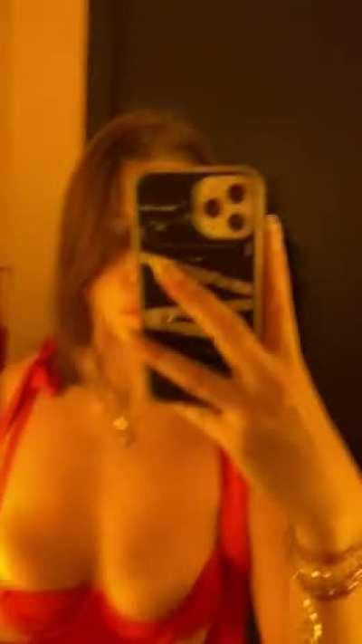 had some fun in the changing room of a fashion store.. the staff looked at me pretty weird when I came out