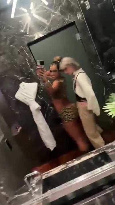 Sommer ray getting her fat ass smacked 🤤