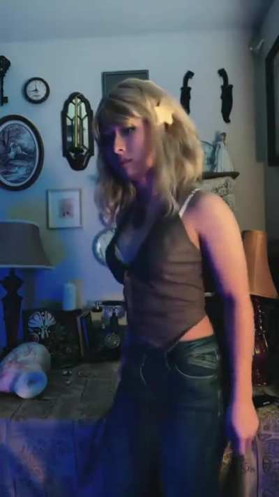 My Amelia outfits inspired by artists online (⚠️9mm used in vid)