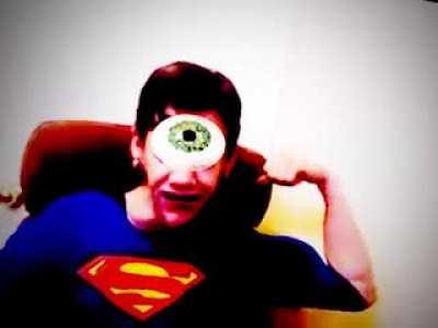 superman is c̷̦̆̓ó̵͖͝m̷̢̜͐ḭ̵̖̑n̴̖̣͊͠ģ̸̢̈́͗ to school