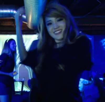 Kimi take her shirt off