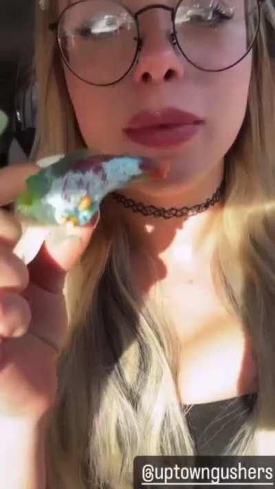 Enjoying some candy in the car 🍭