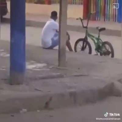 WCGW trying to steal a bike?