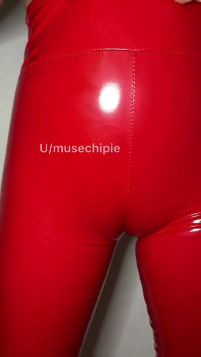 I love it when my pussy is tight in my leggings