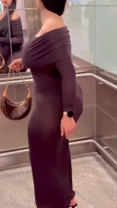 Look at all that bootymeat