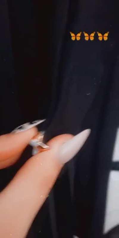 اقا برسونین دست اریا این واقعا برگای منو ریختوندددد پشمام خدایی ایکس ارمی چه میکنههههه🥺🥺🥺❤❤❤❤❤❤❤