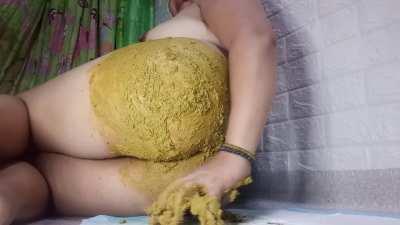 Does yellow looks good on my fat ass? [F]