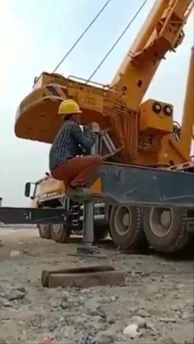 Он помогать