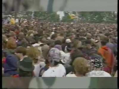 26th anniversary of Green Day performing at Woodstock and so here it is in 60fps, color corrected, new FLAC audio source, and the Much Music Interview