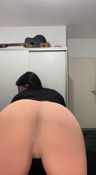 Open your nostrils ... a smelly fart