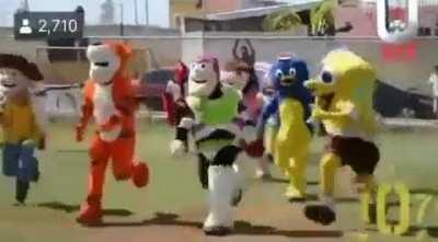 Ya hace falta una carrera de botargas.