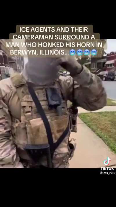 ICE Agents and Cameraman Corner Illinois Man for Honking and Surround Him Then Threaten Arrest