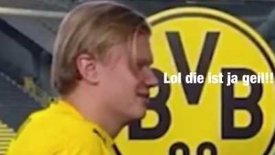 BVB’s stretching exercises ft. Haaland