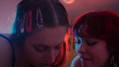 Inviting over friends to suck cock together! ♥