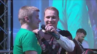 Покажи нам свой боевой клич