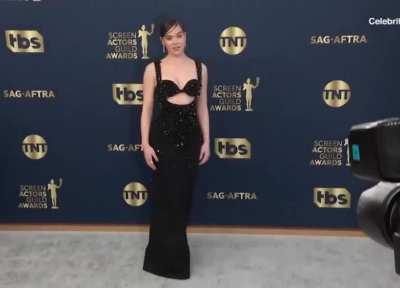 Hailee at SAG Awards 2022