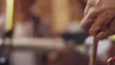 Taca aquele Tukoh taka no lixo. Essa daqui devia ter sido a música da Copa 2022