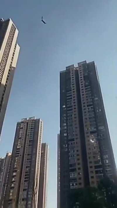 Watch this cute boy ride instead of dragon porn 