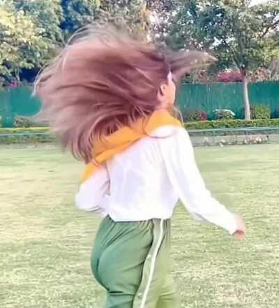 That tight ass of avneet kaur 🔥🍑👋