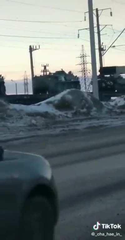 Heavy equipment is being pulled to the borders with Ukraine all day. This time, the network got footage of the movement of a huge train from the CBT 