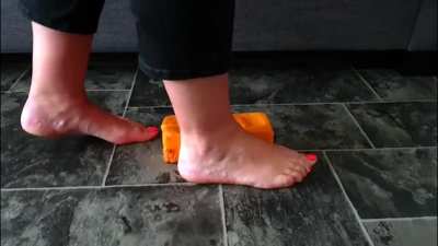 Barefoot cake crushing