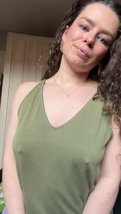 green means “go pokies”